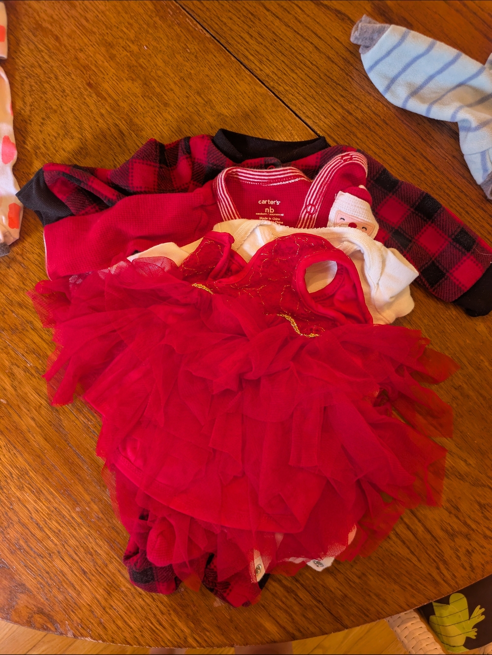 Newborn Christmas/Holiday/Halloween 4 Piece. No Stains.